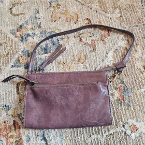 Joy Susan wristlet, like new! 9 x 6 and has removable strap. Light purplish mauv